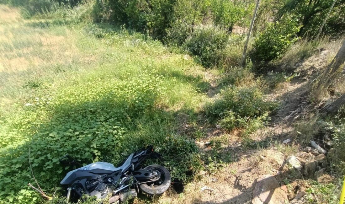 ISPARTA’DA MOTOSİKLET SÜRÜCÜSÜNÜN DİREKSİYON