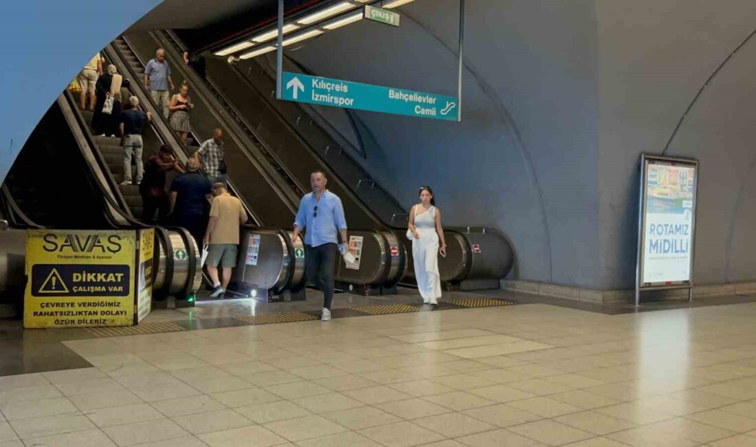 İZMİR METRO'SUNDA YÜRÜYEN MERDİVEN