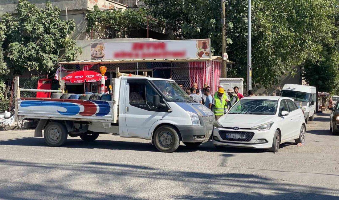 ADIYAMAN’DA OTOMOBİLLE ÇARPIŞAN KAMYONETİN