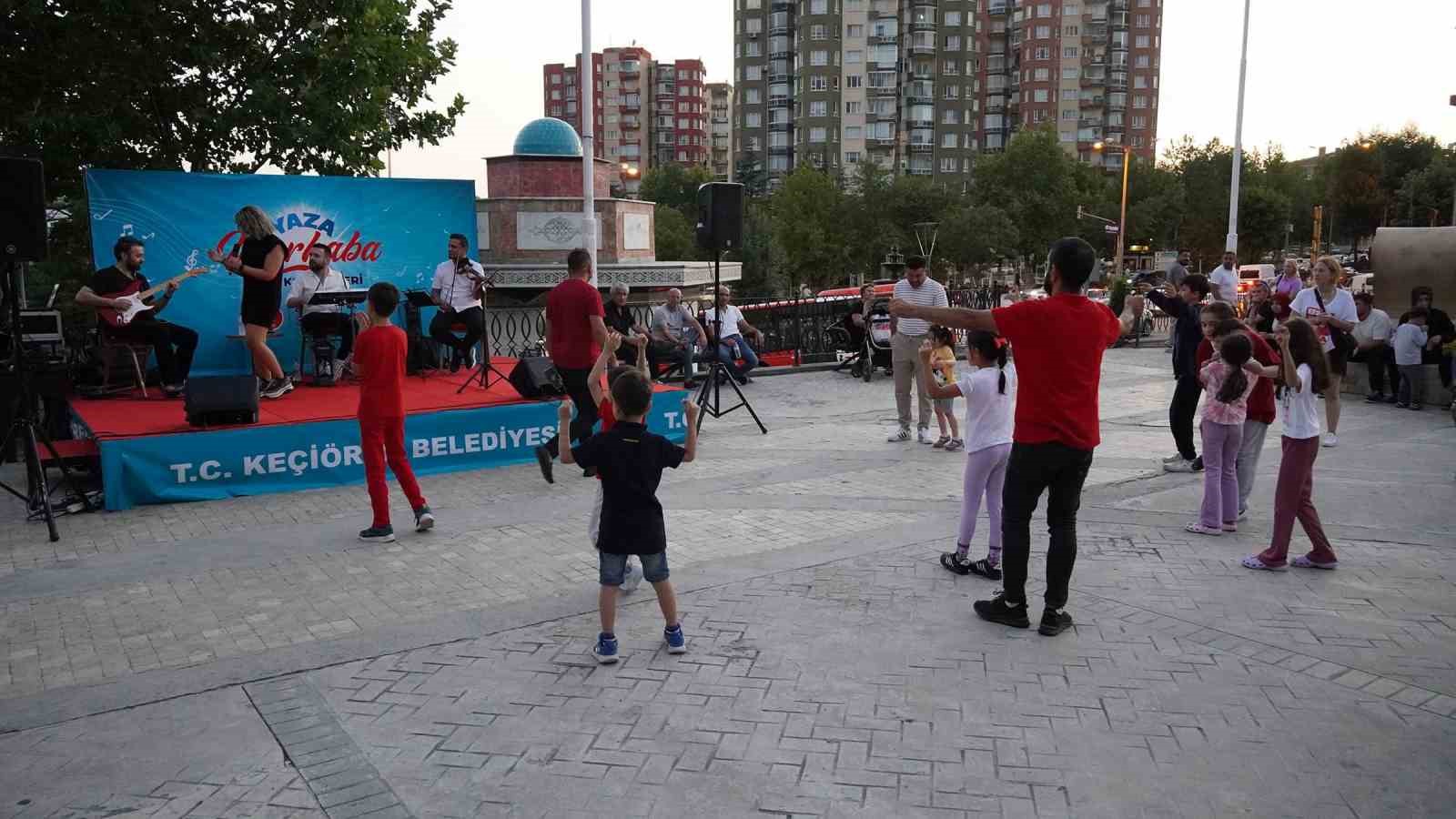 ANKARA'NIN KEÇİÖREN BELEDİYESİ, İLÇEDEKİ PARK VE MESİRE ALANLARINDA VATANDAŞLARI EĞLENDİRMEK