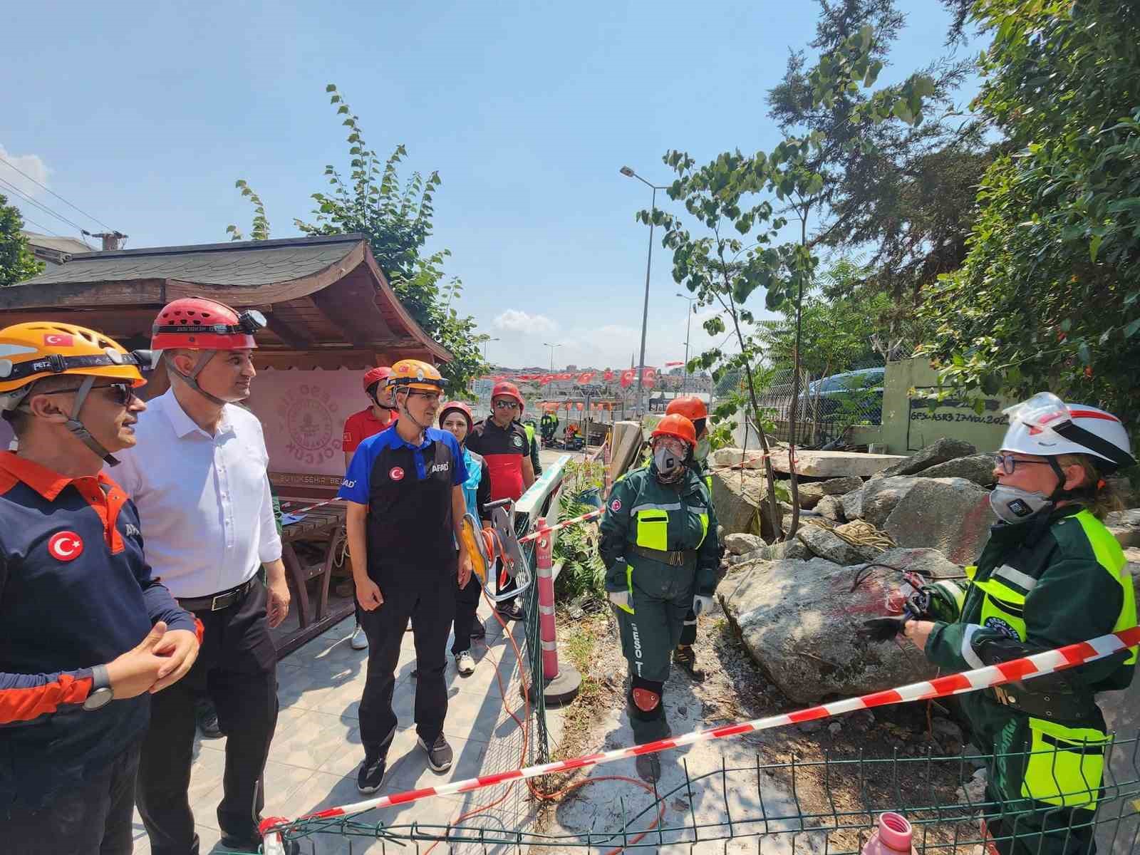 Kocaeli’nin ilk, Türkiye’nin 2. akredite kadın arama kurtarma ekibi