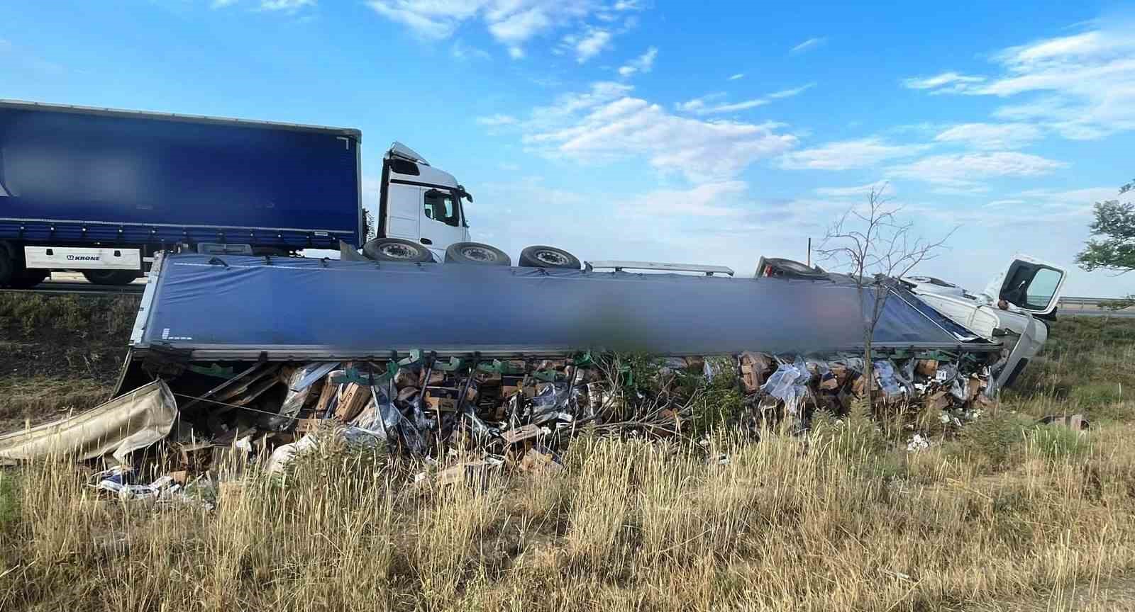 Konya’da alkol yüklü tır devrildi: 1 yaralı