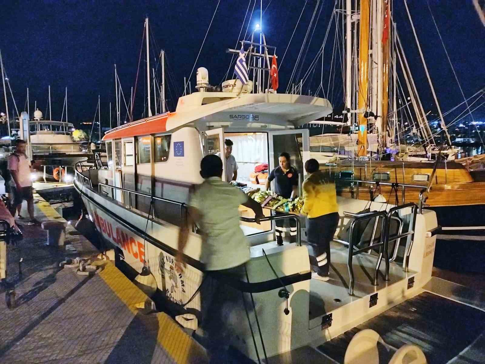 Kos adasında yaralanan çocuk deniz ambulansı ile Bodrum’a getirildi