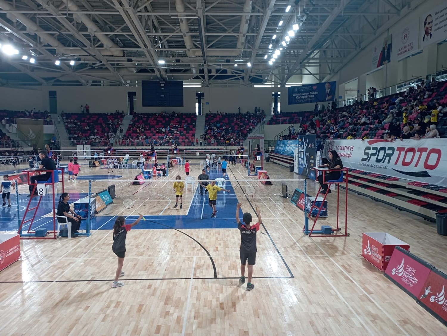 Kulalı minik badmintoncular başarıya imza attı