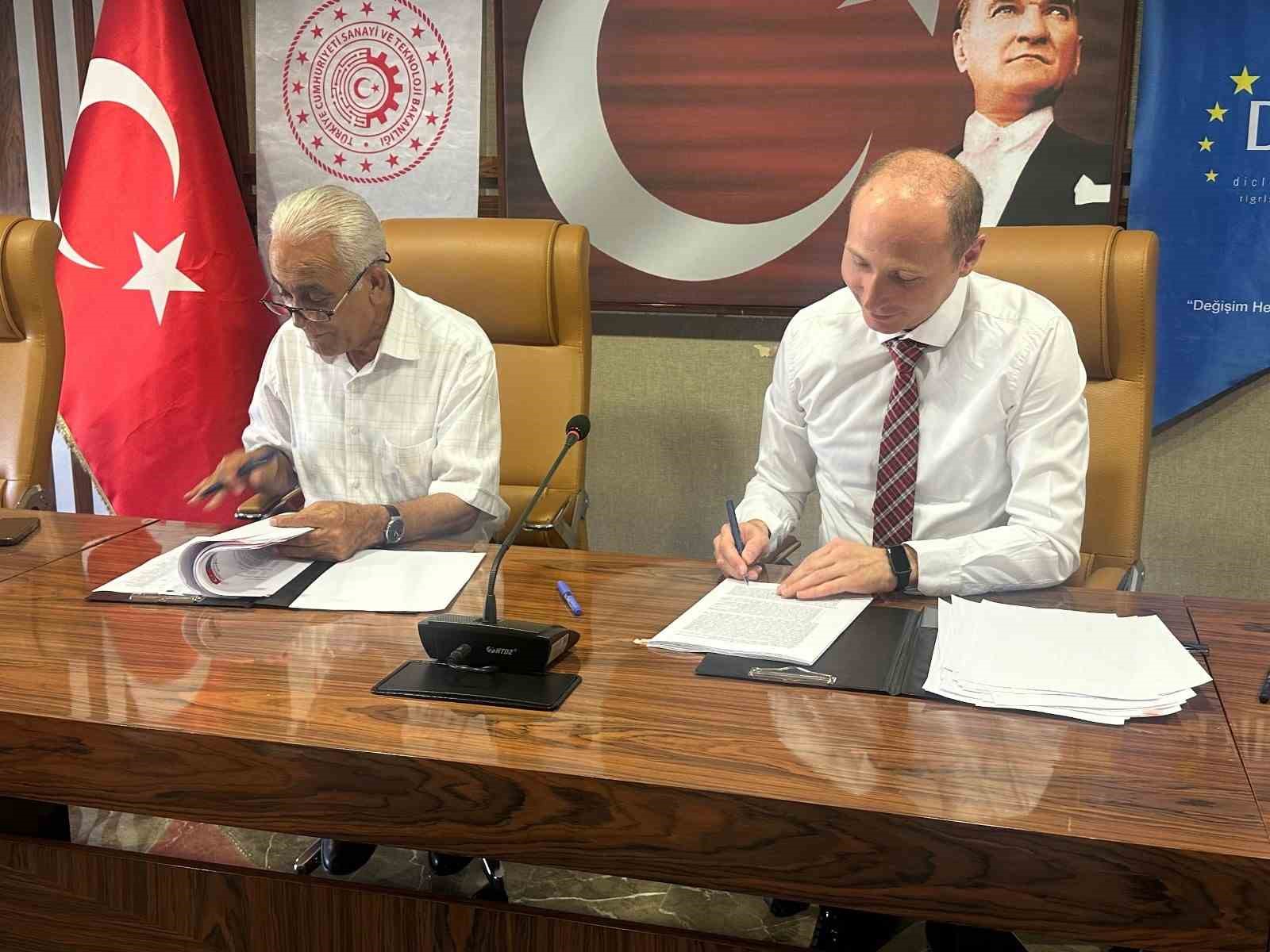 Mardin’de “Tarım Teknolojileri Ortak Kullanım Merkezi ve Ekolojik Tarım Okulu” projesi imzalandı