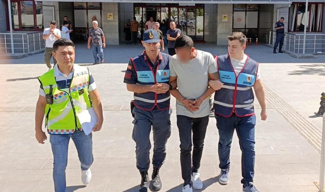 MANAVGAT’TA MOTOSİKLET SÜRÜCÜSÜNE ÇARPARAK