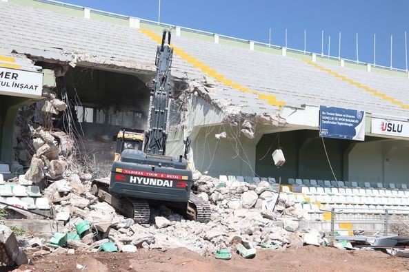 MUĞLA ATATÜRK STADYUMU'NDA DEPREME