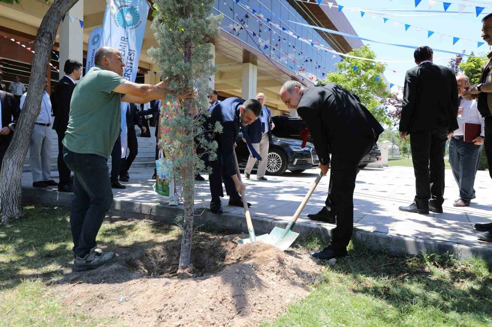 Niğde’de ’3. Uluslararası Sigortacılık, Bankacılık ve Finans Sempozyumu’