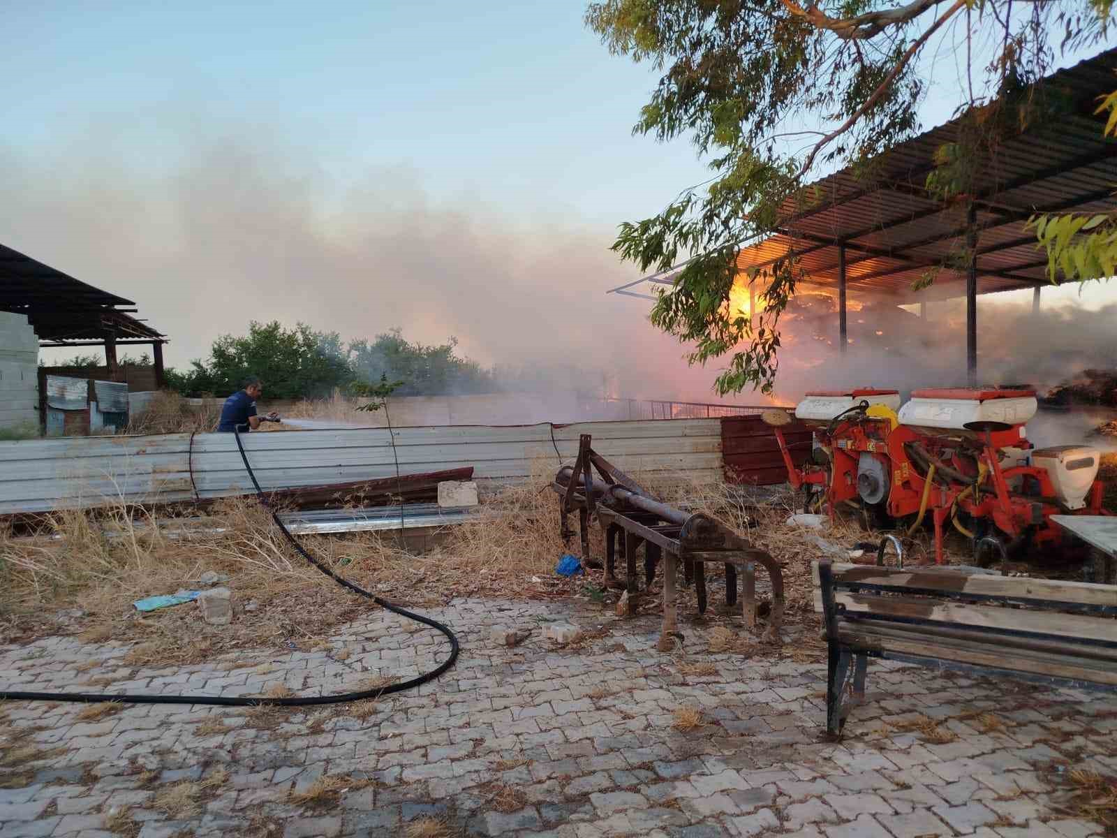 Reyhanlı’da samanlık yangını