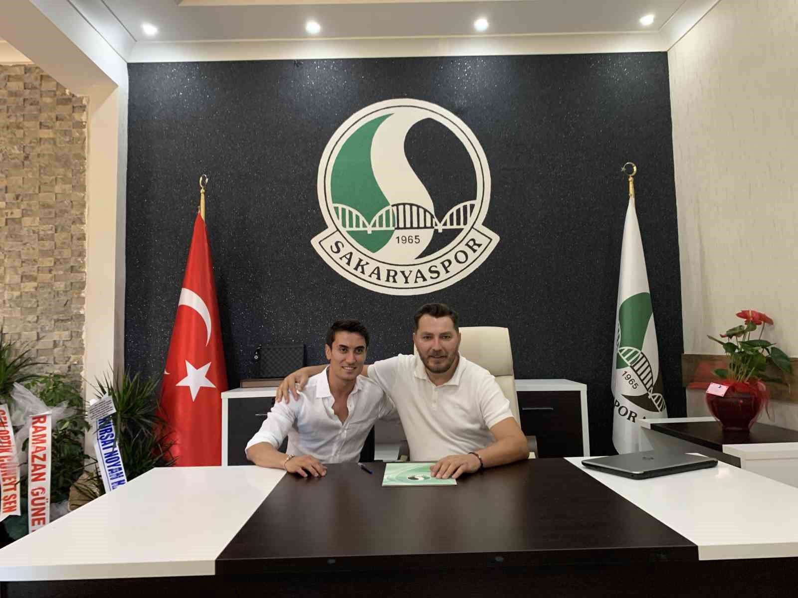 Sakaryaspor, Cebrail Karayel’i kadrosuna kattı