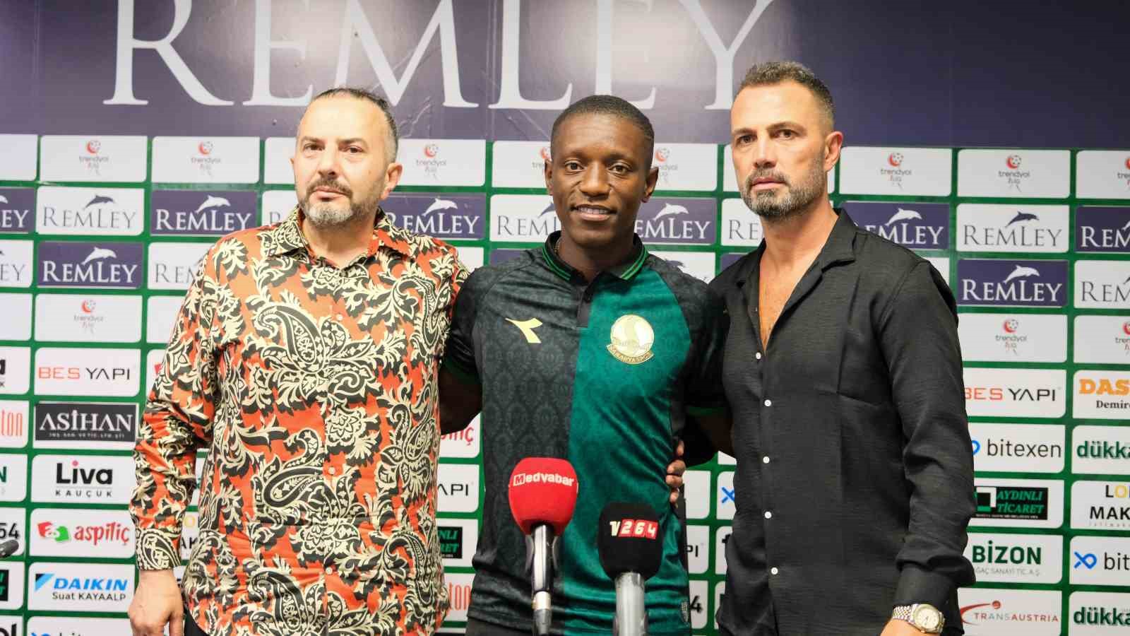 Sakaryaspor Max Gradel’i renklerine kattı