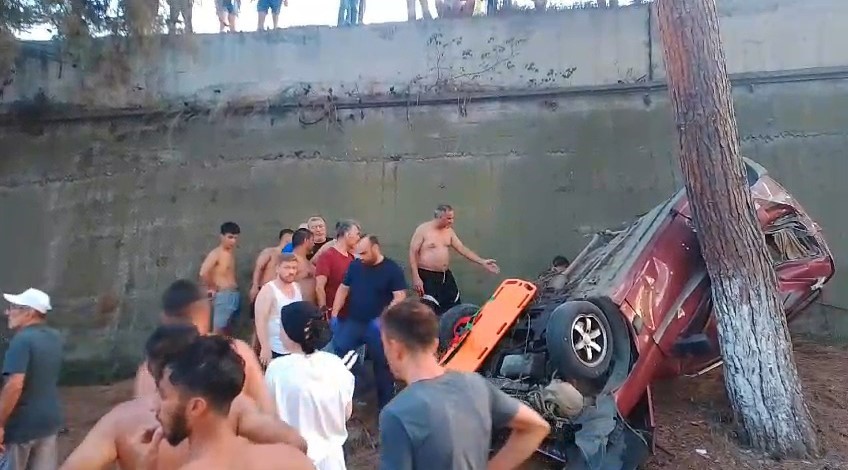 Samsun’da otomobil kamp alanına uçtu: 1 yaralı