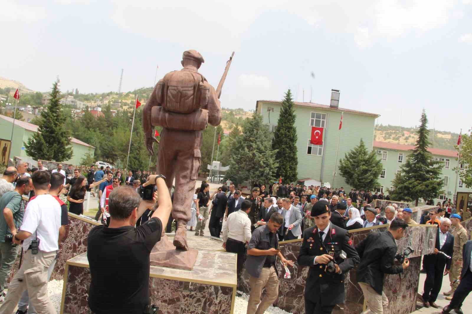 Şırnak’ta darbenin 8. yılı çeşitli etkinlikler anıldı