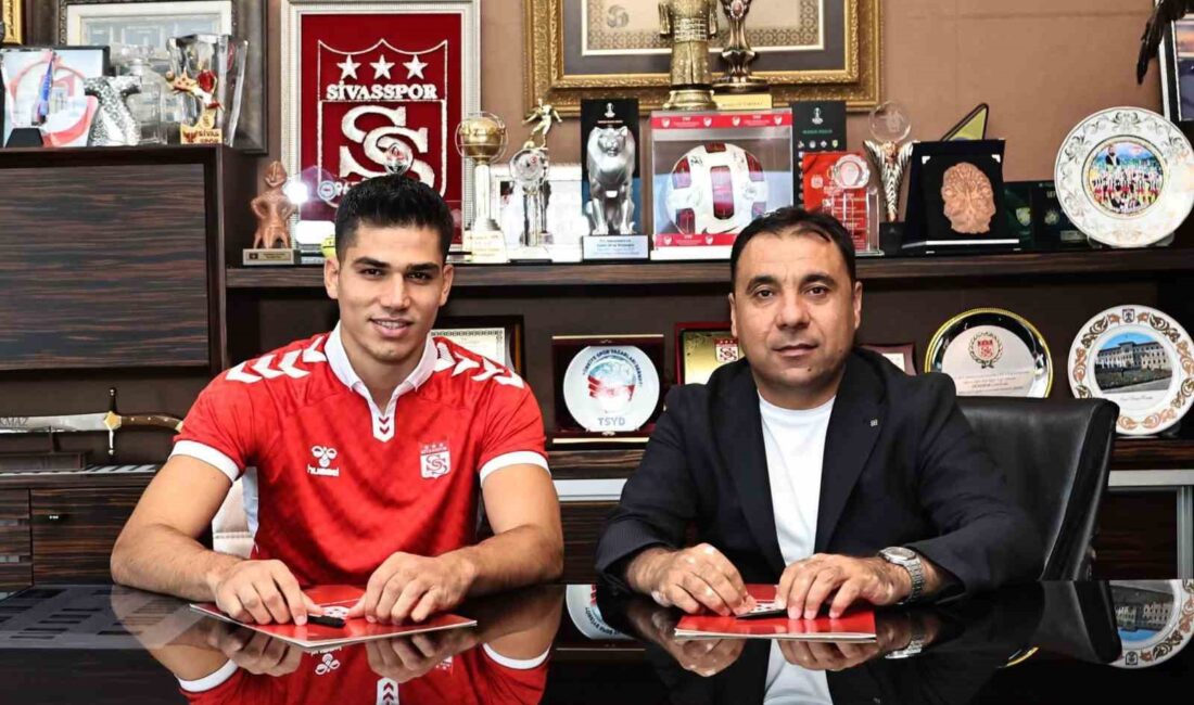 SİVASSPOR, 25 YAŞINDAKİ FORVET