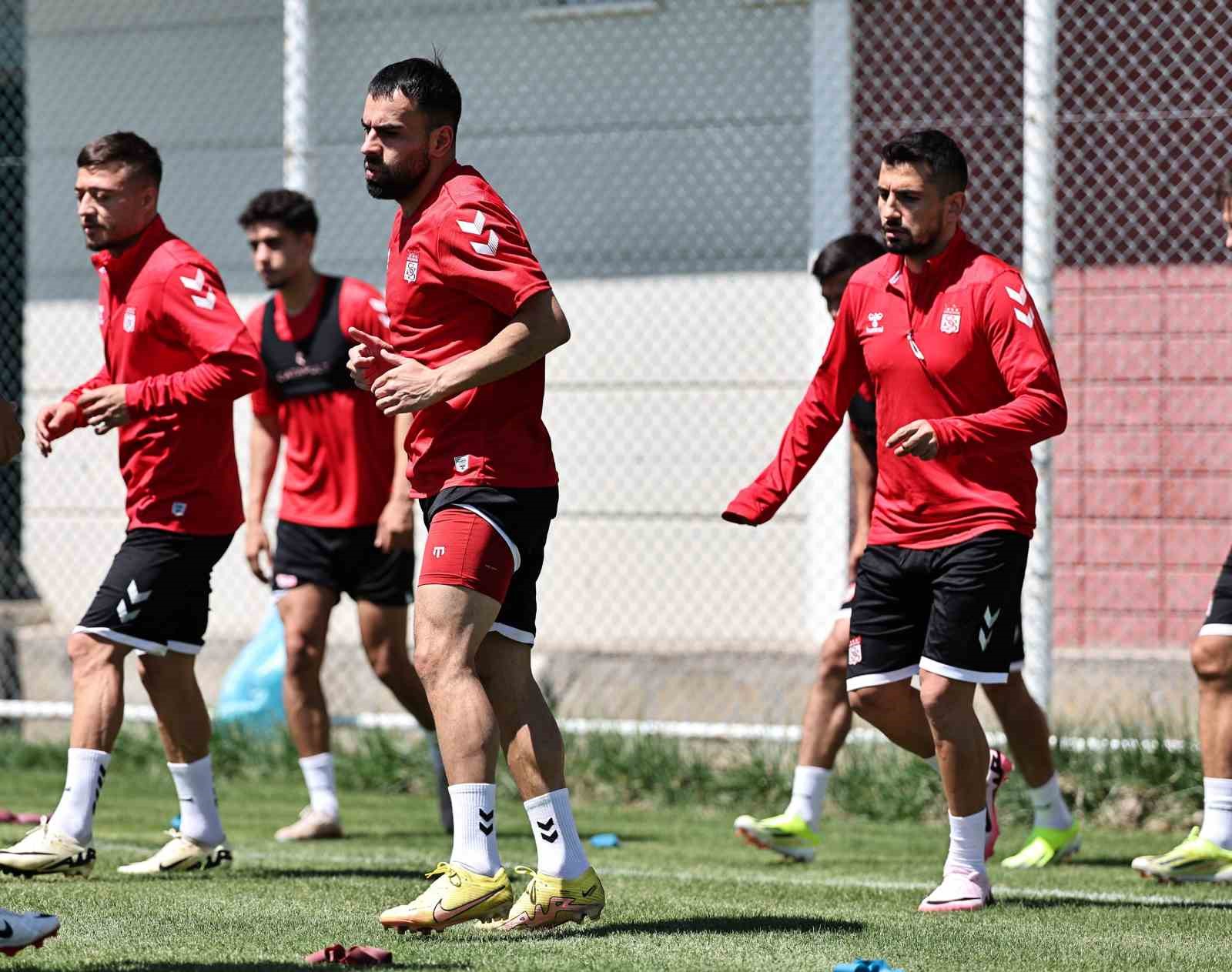 Sivasspor, yeni sezona iddialı hazırlanıyor