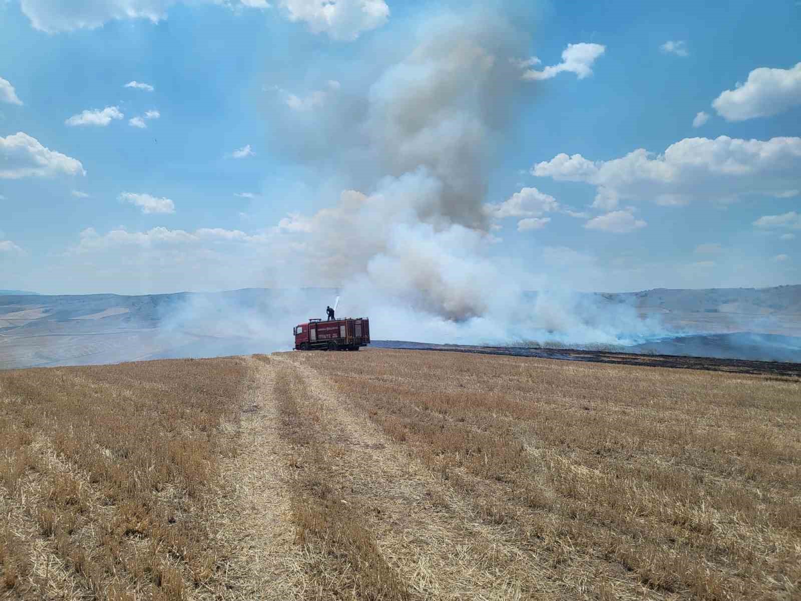 Sungurluda anız yangını korkuttu