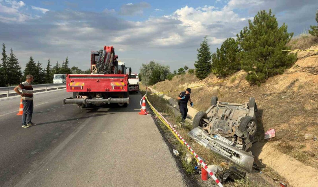 AFYONKARAHİSAR’DA KONTROLDEN ÇIKARAK TAKLA