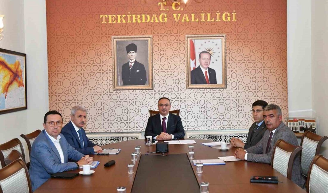 TEKİRDAĞ VALİLİĞİ TOPLANTI SALONU'NDA,