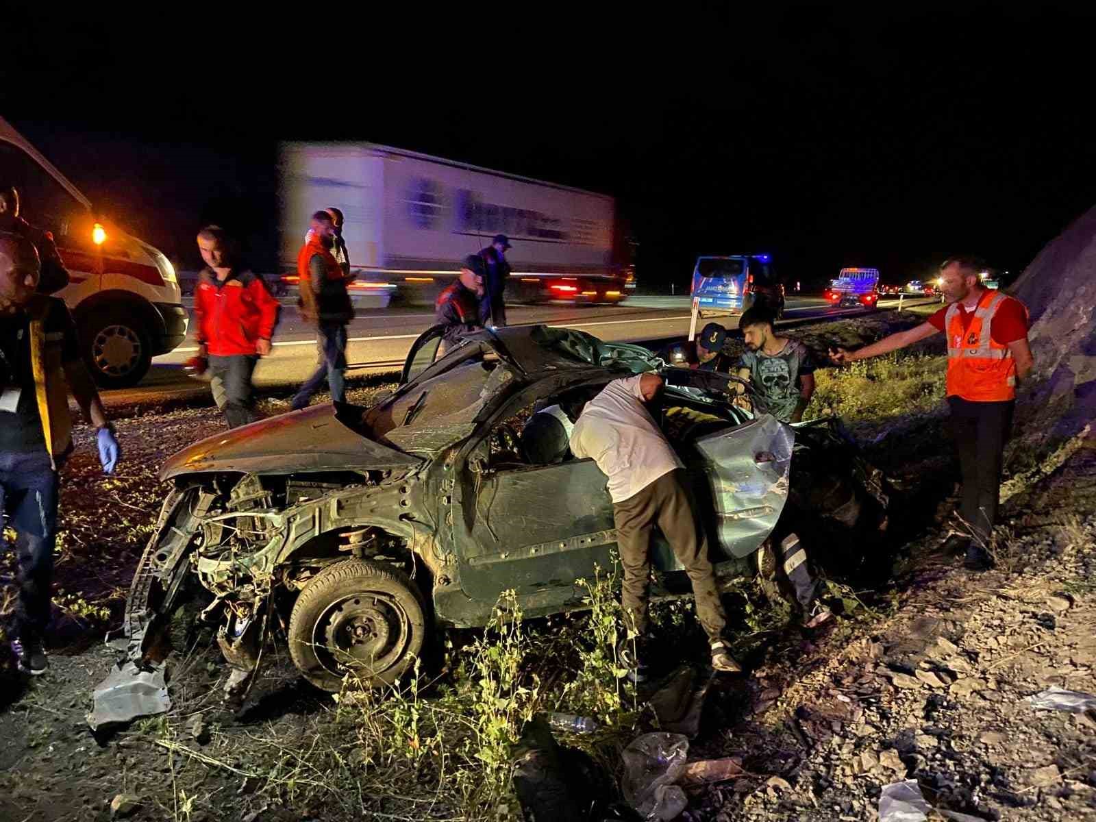 TEM’de feci kaza: 1 ölü, 2 yaralı