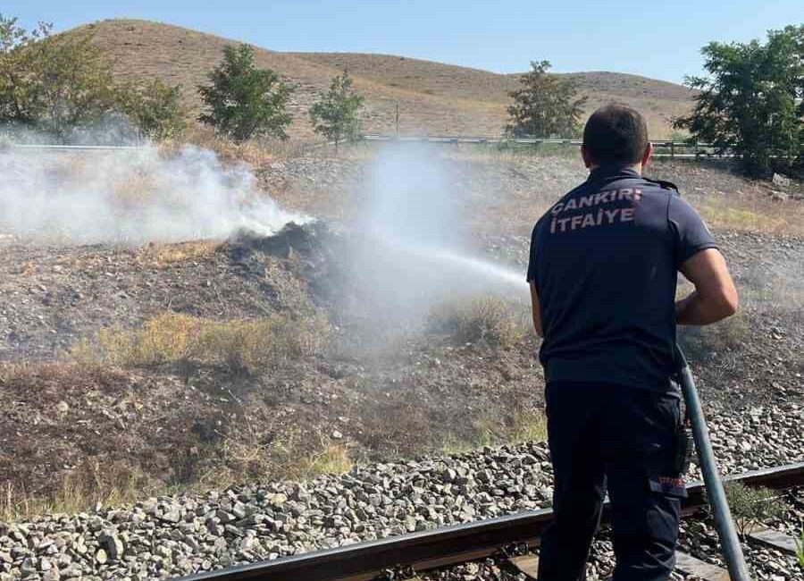 ÇANKIRI’DA YÜK TRENİNİN KIVILCIM