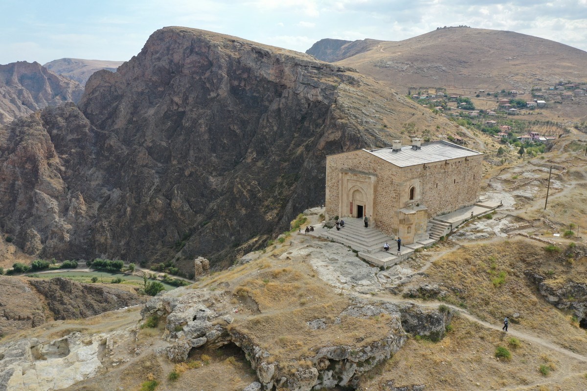 Türk mimarisinin Anadolu’da ki ilk örneklerinden biri, 844 yıldır ayakta