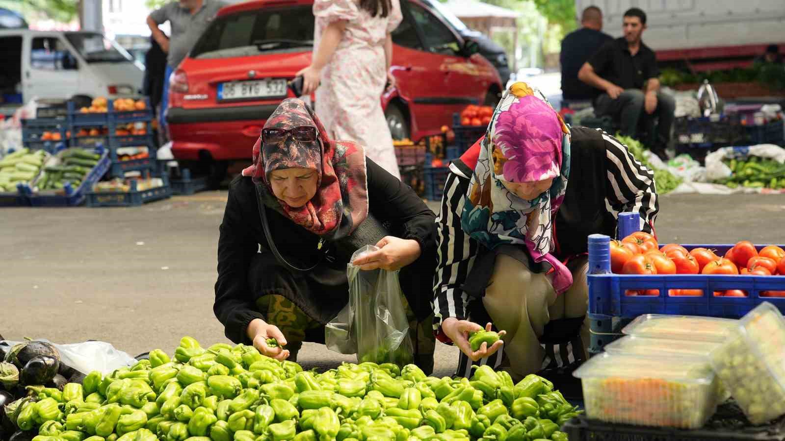 KEÇİÖREN BELEDİYESİ TARAFINDAN HİZMETE ALINAN ÜRETİCİ PAZARLAR SAYESİNDE ÇİTÇİLER TARAFINDAN