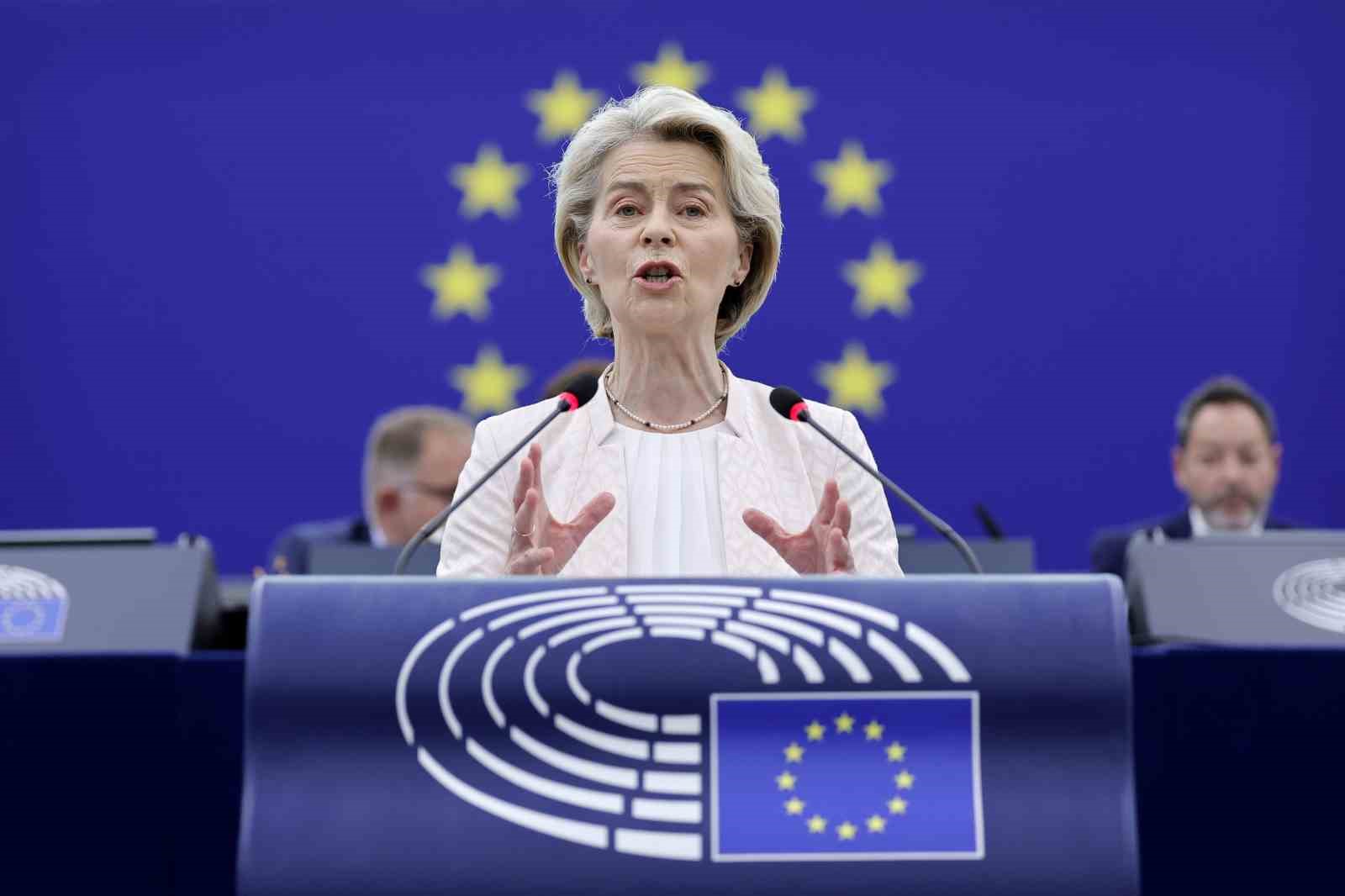 Ursula von der Leyen yeniden Avrupa Komisyonu Başkanı seçildi