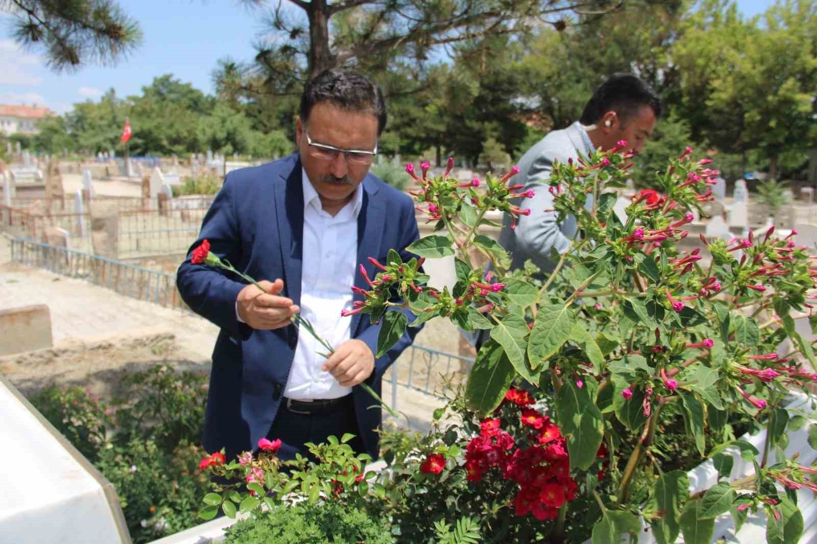 Vali Çiçek: “Hainler hiç unutmasınlar; bizde Kübra Doğanay’lar, Cennet Yiğit’ler bitmez”