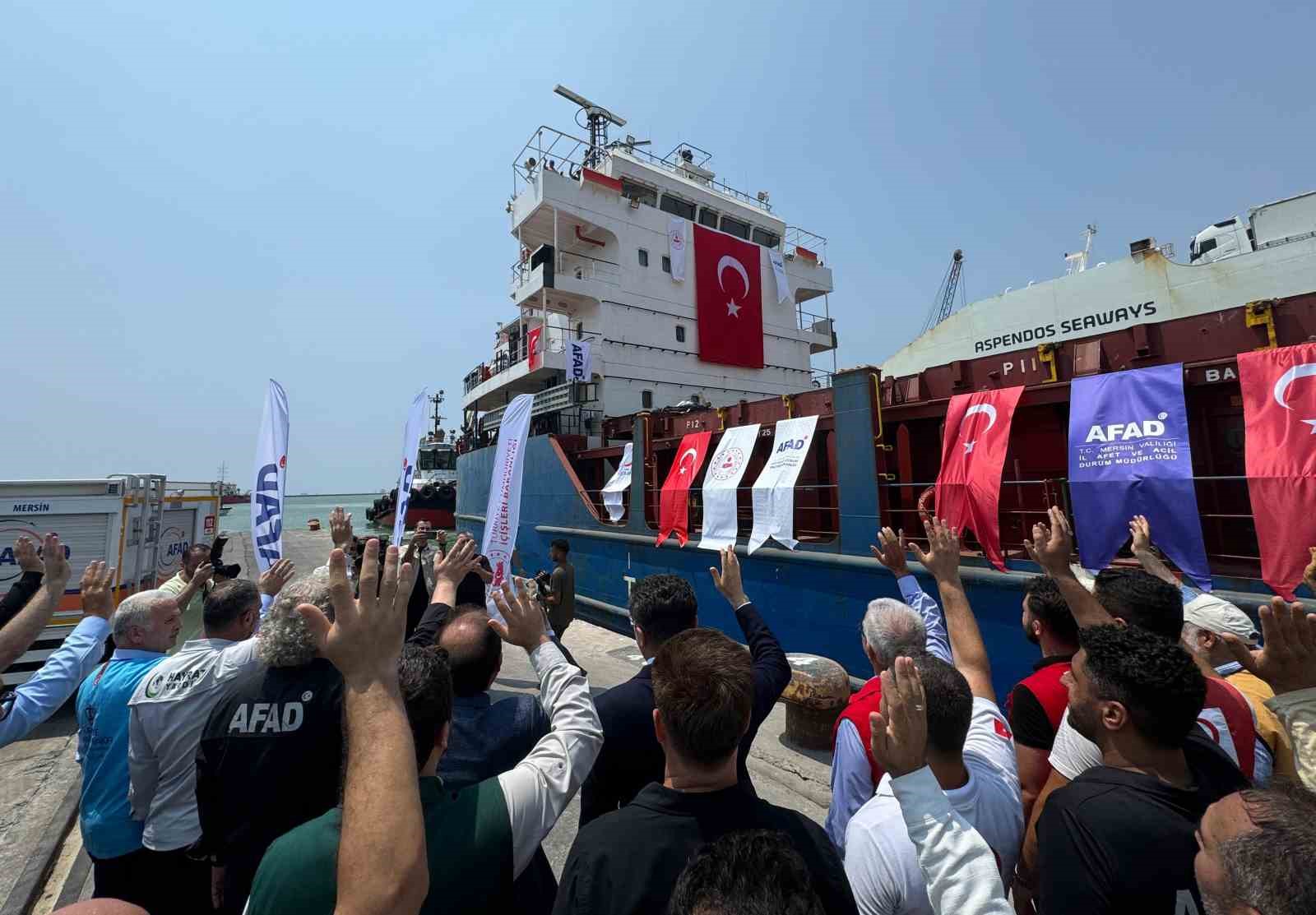 Yardım malzemeleri taşıyan ’İyilik Gemisi’ Sudan’a uğurlandı