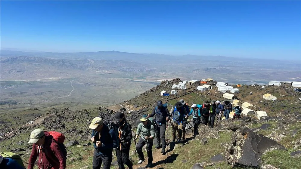 İnegöllü Dağcılar, Ağrı Dağı’na Tırmandılar