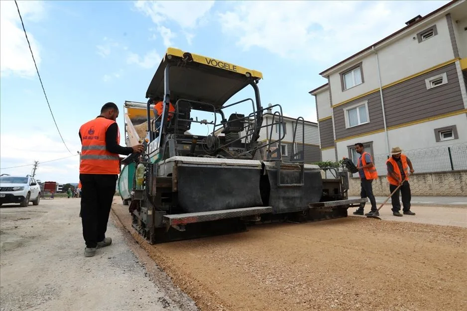 Ertuğrulgazi Mahallesinde Tretuvar Ve Yol Kaplama Çalışmaları Sürüyor