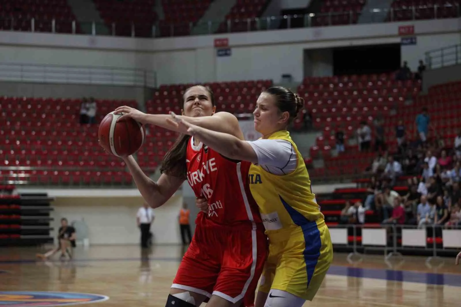 16 Yaş Altı Kız Basketbol Milli Takımı, Romanya’ya yenildi