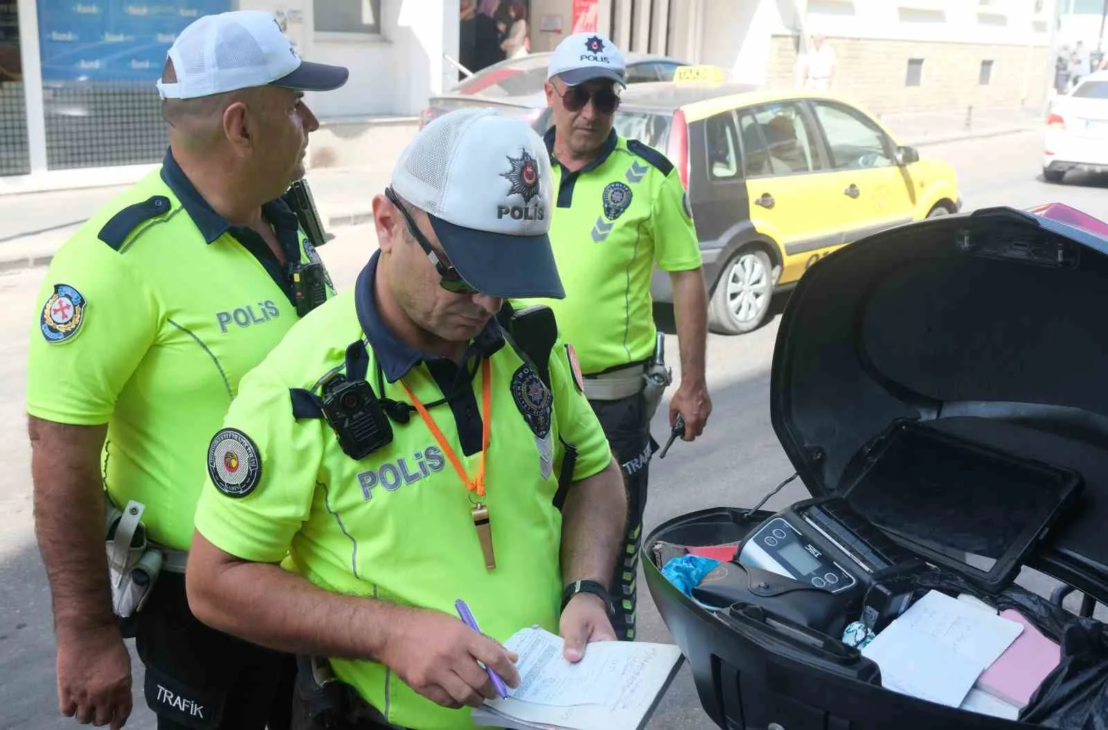 Adana’da dron destekli trafik denetiminde 324 araca cezai işlem uygulandı