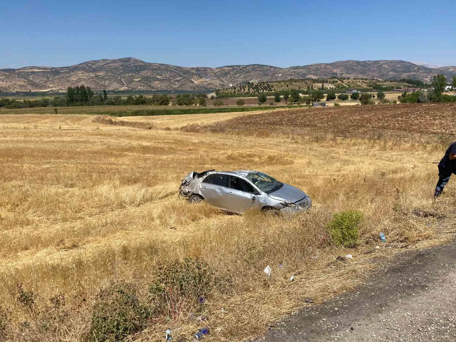 Adıyaman’da otomobil takla attı: 1’i ağır 2 yaralı