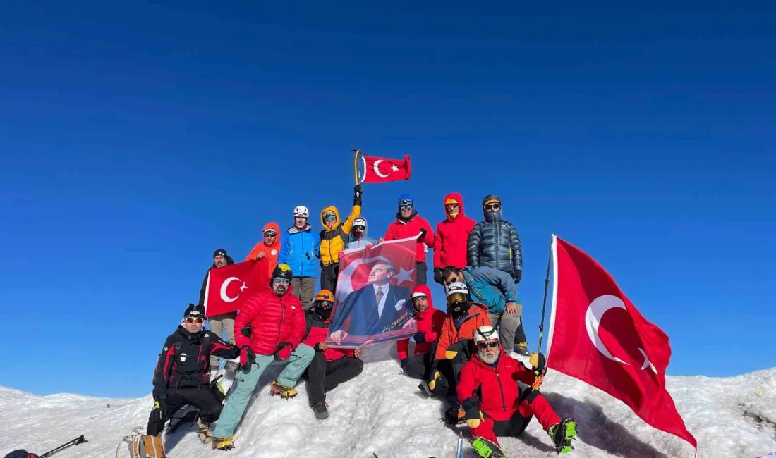 AĞRI DAĞI’NA ZAFER TIRMANIŞI