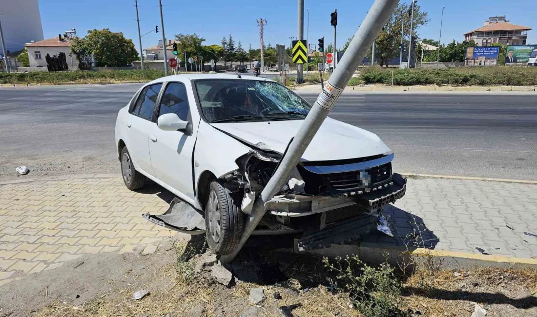 AKSARAY’DA OTOMOBİL İLE MOTOSİKLETİN