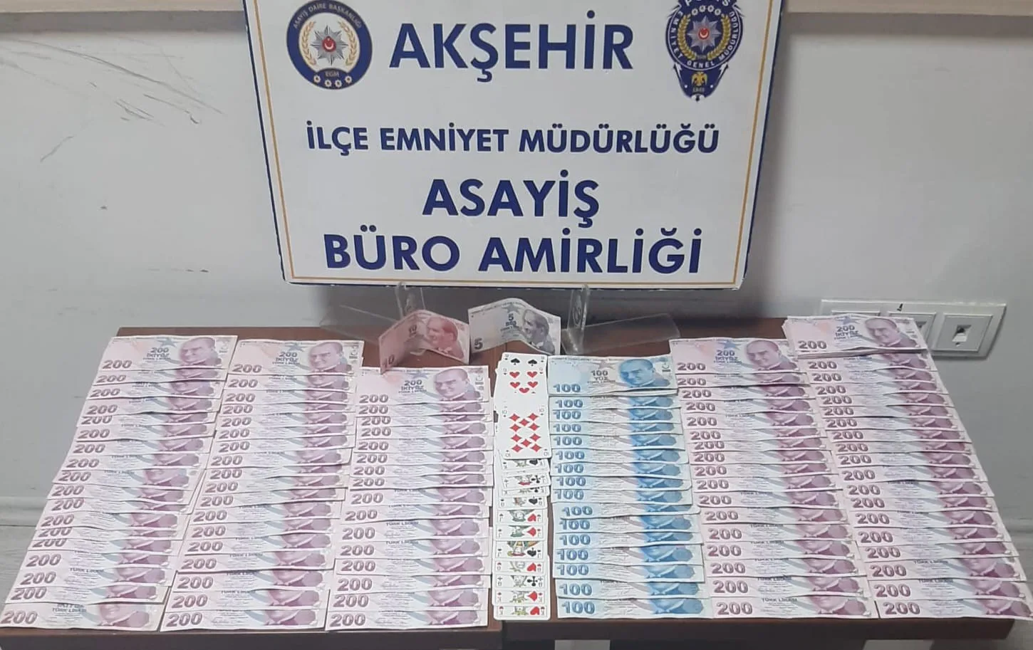 Akşehir’de kumar oynayanlara baskın