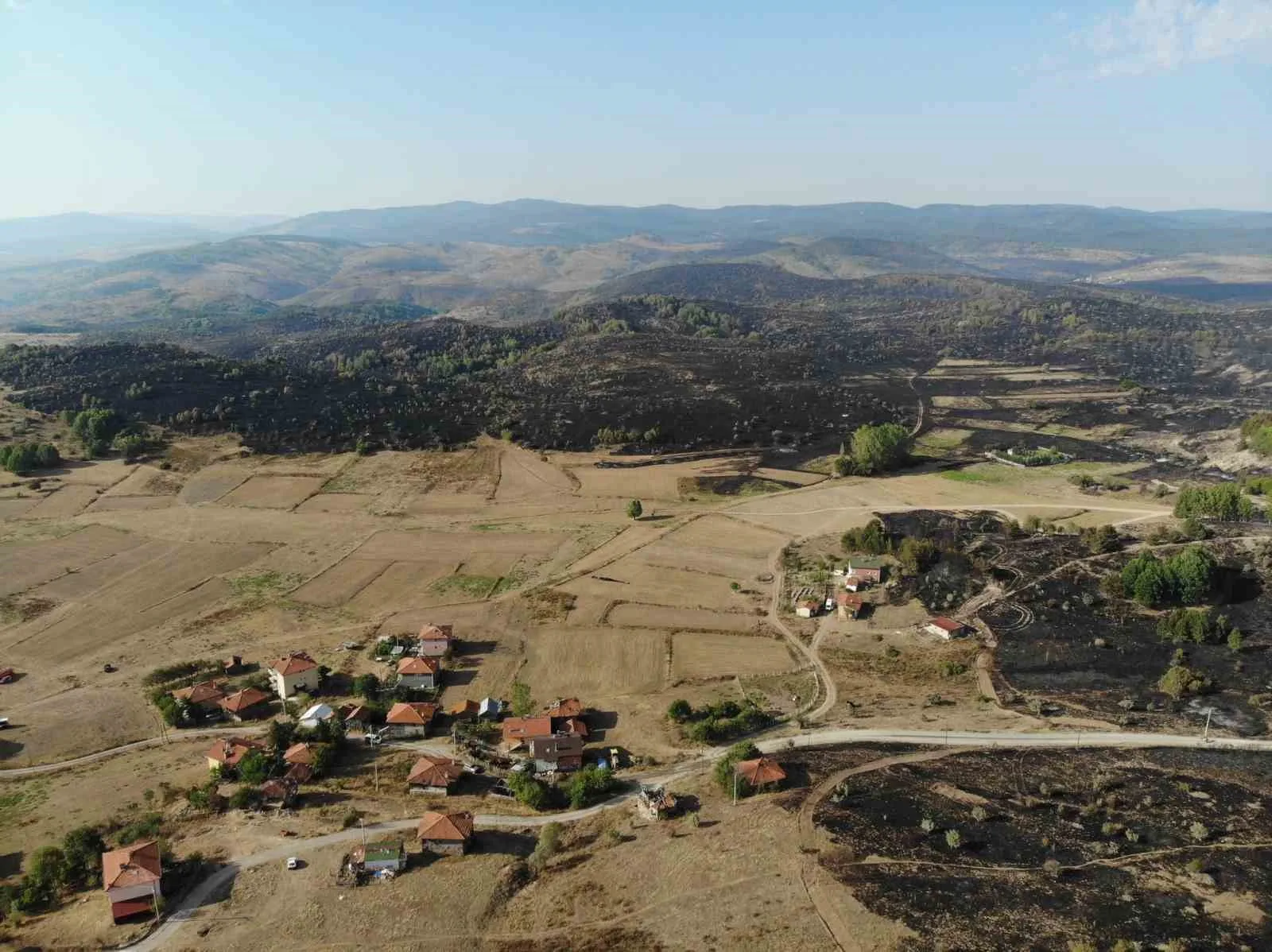 ANKARA’NIN KIZILCAHAMAM İLÇESİNDE BAŞLAYARAK BOLU’NUN GEREDE İLÇESİNE SIÇRAYAN ORMAN YANGININ