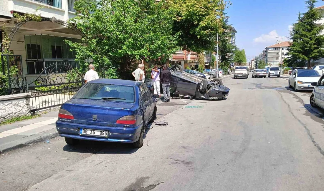 ANKARA’DA KONTROLDEN ÇIKAN OTOMOBİL ÖNCE YOLDAN GEÇEN YAYAYA ARDINDAN DA