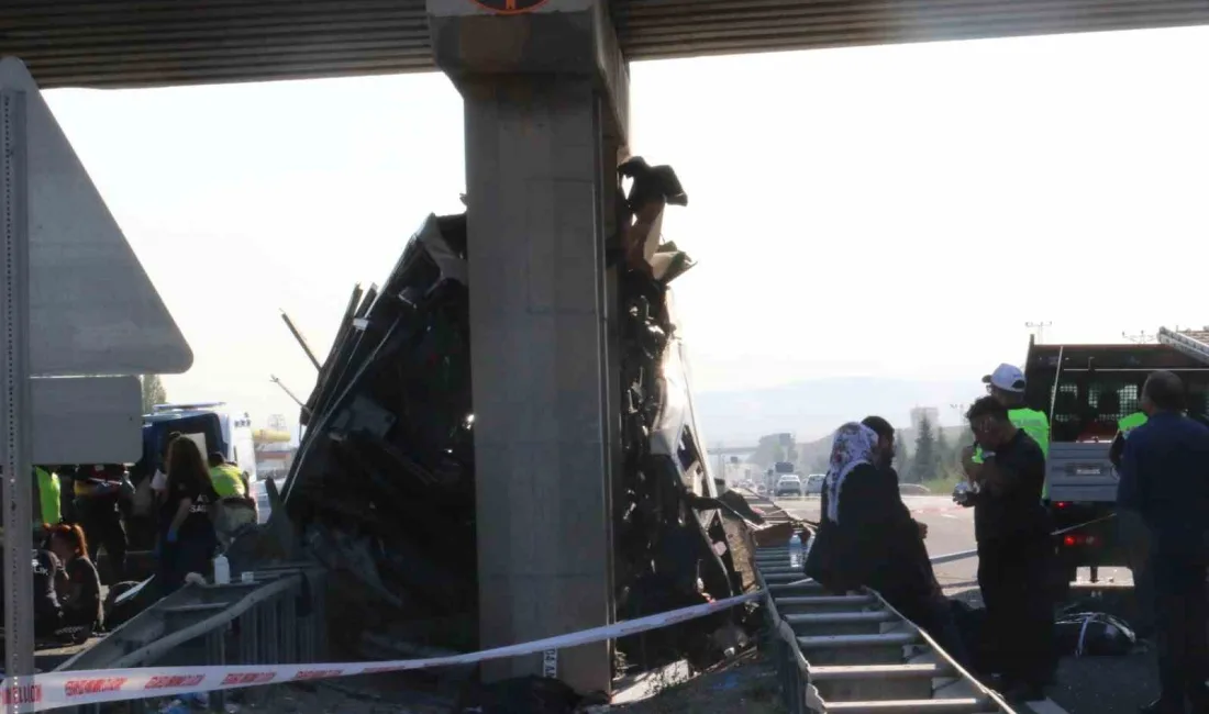 ANKARA'NIN POLATLI İLÇESİ YAKINLARINDA YOLCU OTOBÜSÜNÜN KÖPRÜ AYAĞINA ÇARPMASI SONUCUNDA