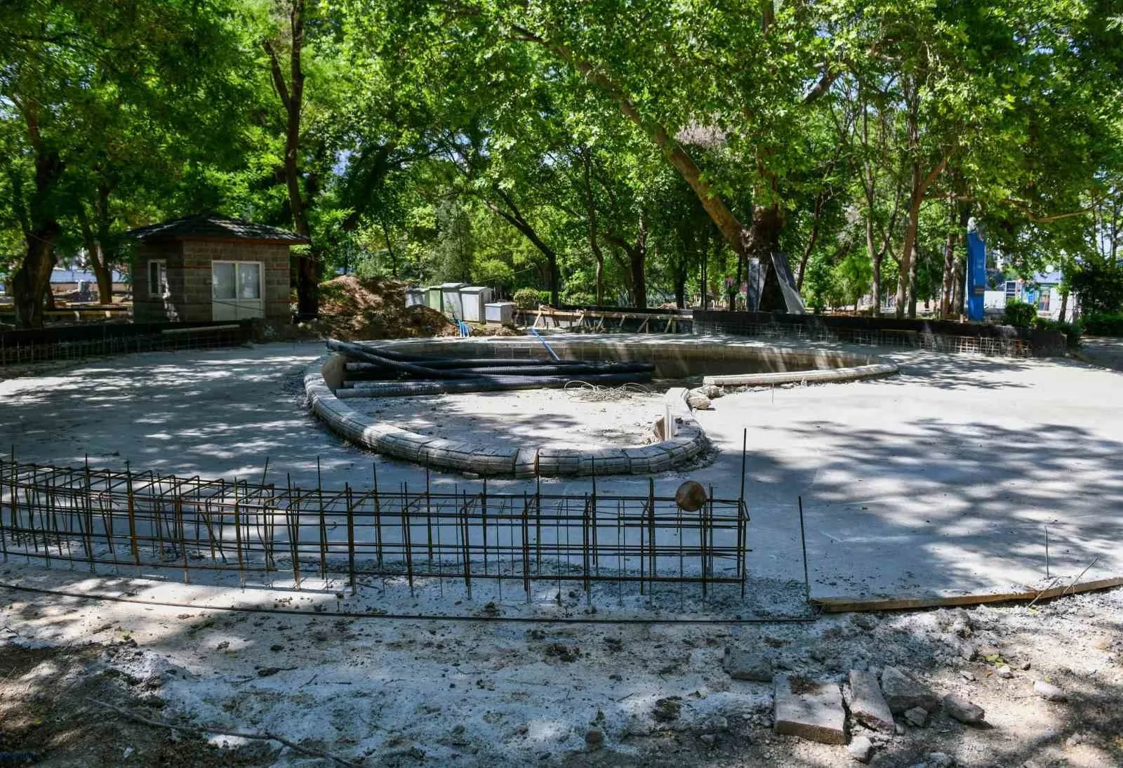 ANKARA BÜYÜKŞEHİR BELEDİYESİ, CUMHURİYET TARİHİNİN ANKARA’DAKİ İLK PARKI GÜVENPARK’I ÖZGÜN