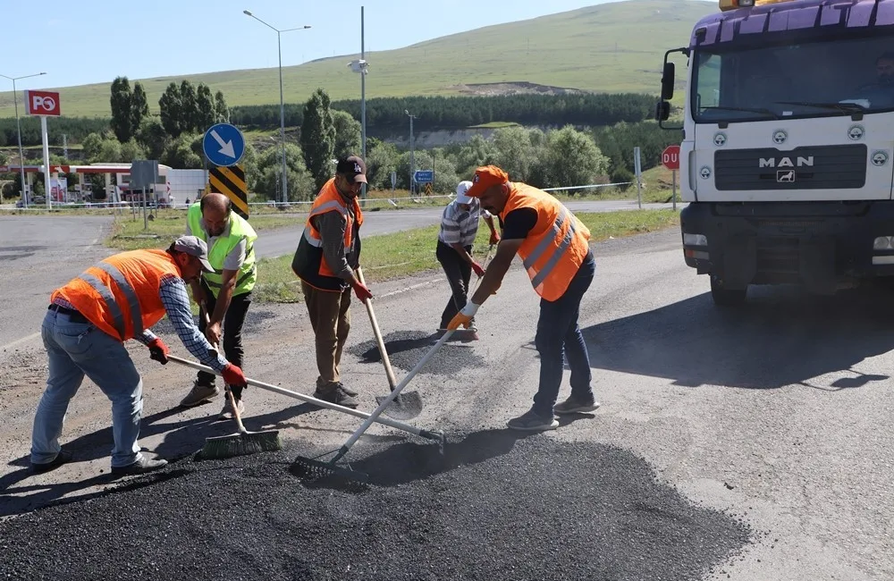 ARDAHAN'DA YOL ÇALIŞMALARI SON