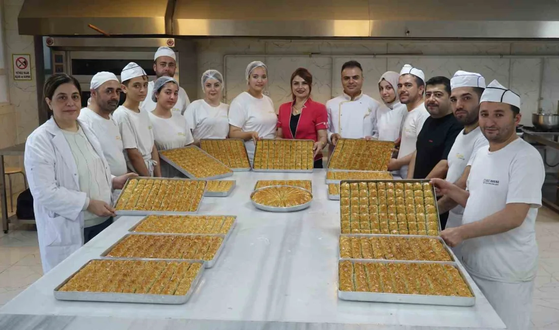 GAZİANTEP BAKLAVA AKADEMİSİ ÖĞRENCİLERİ