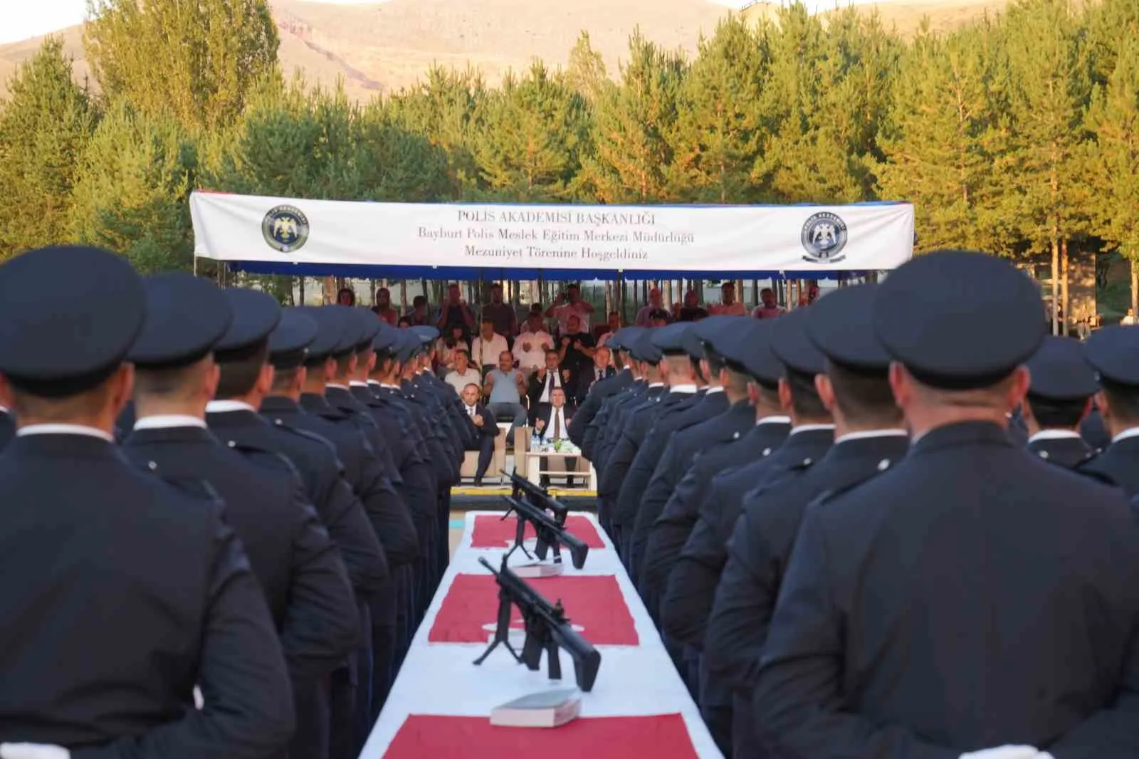 Bayburt’ta 171 polis adayı mezun oldu