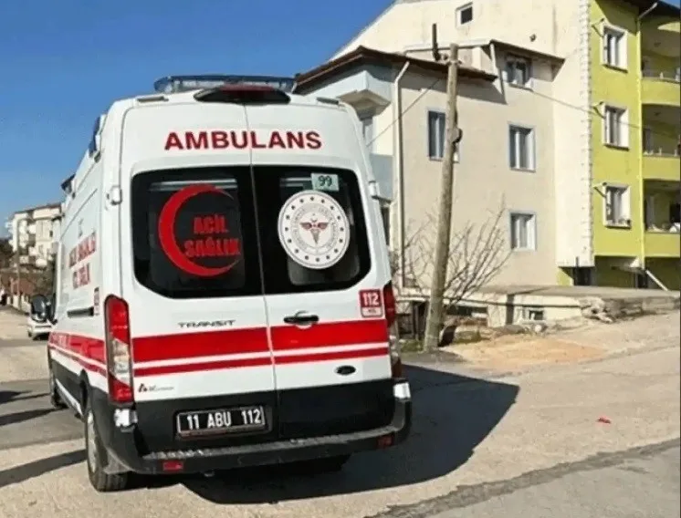 Bilecik’te devrilen motosiklet sürücüsü yaralandı