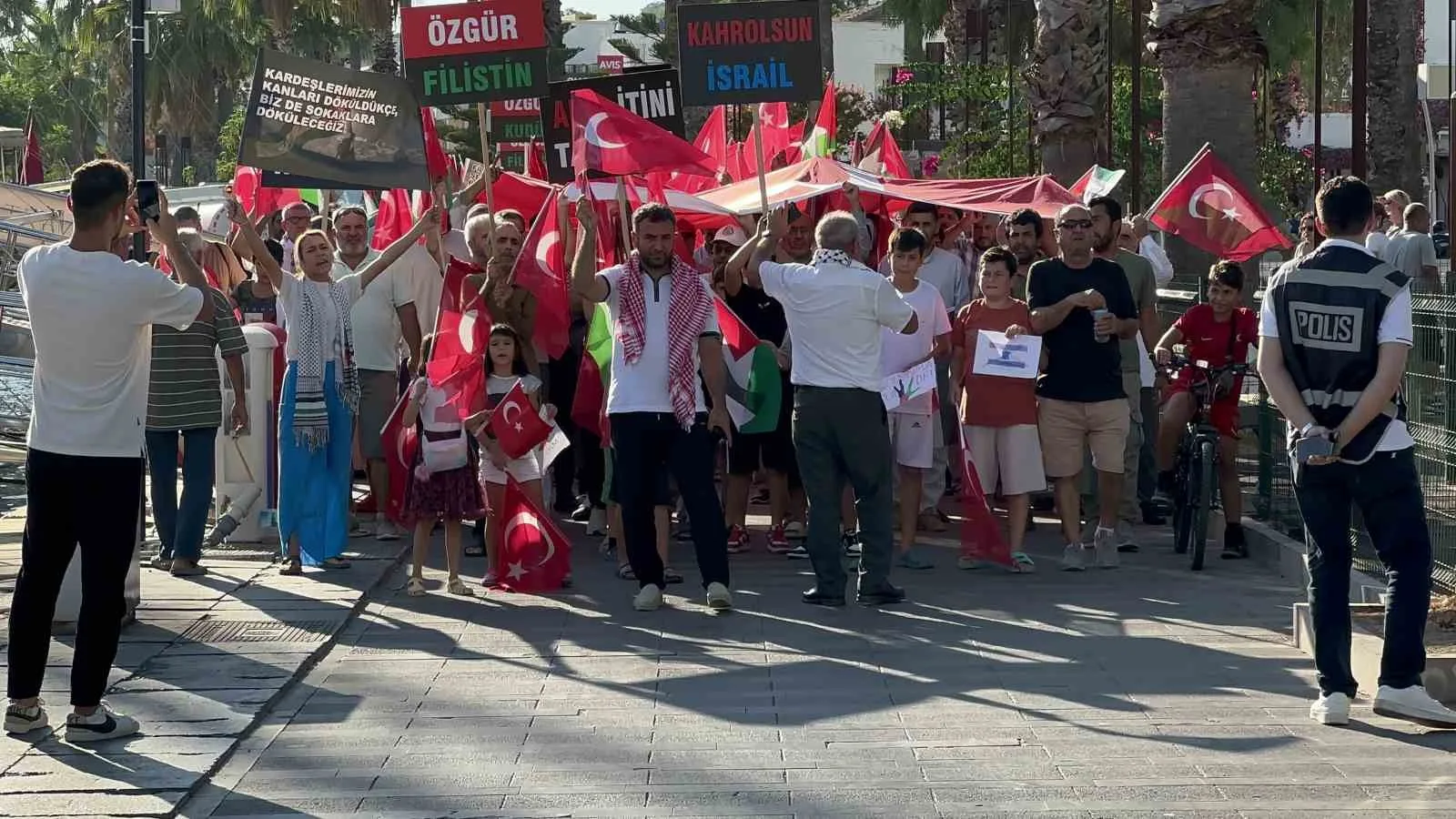 Bodrum’da Gazze’ye destek yürüyüşü düzenlendi