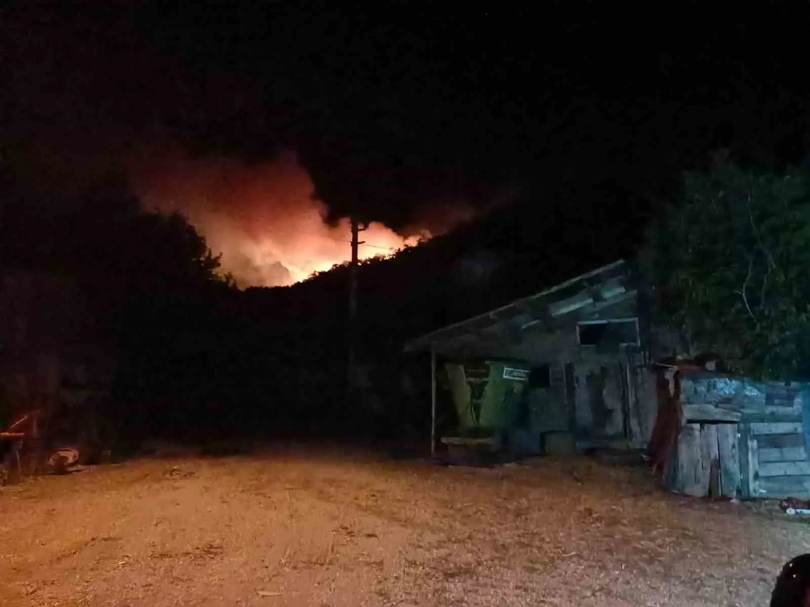 Bolu’daki orman yangını 2’nci gecesinde