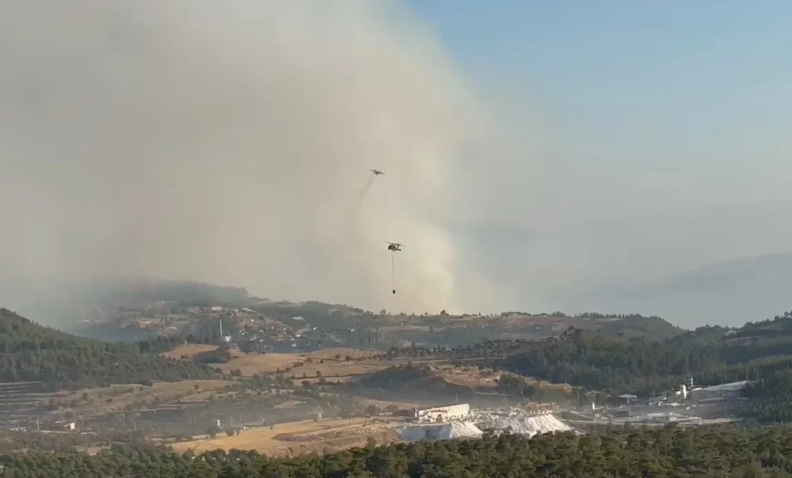 Bozdoğan yangınına 8 helikopter ve 7 uçak havadan destek veriyor