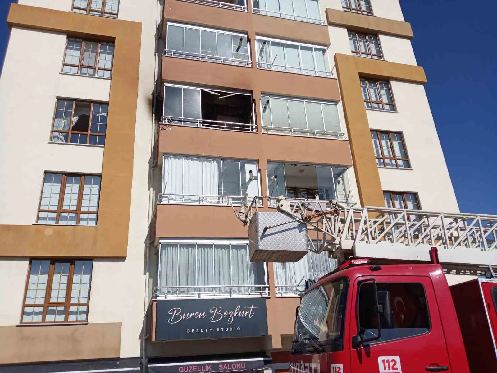 Bozüyük’te bir apartman dairesinde yangın çıktı