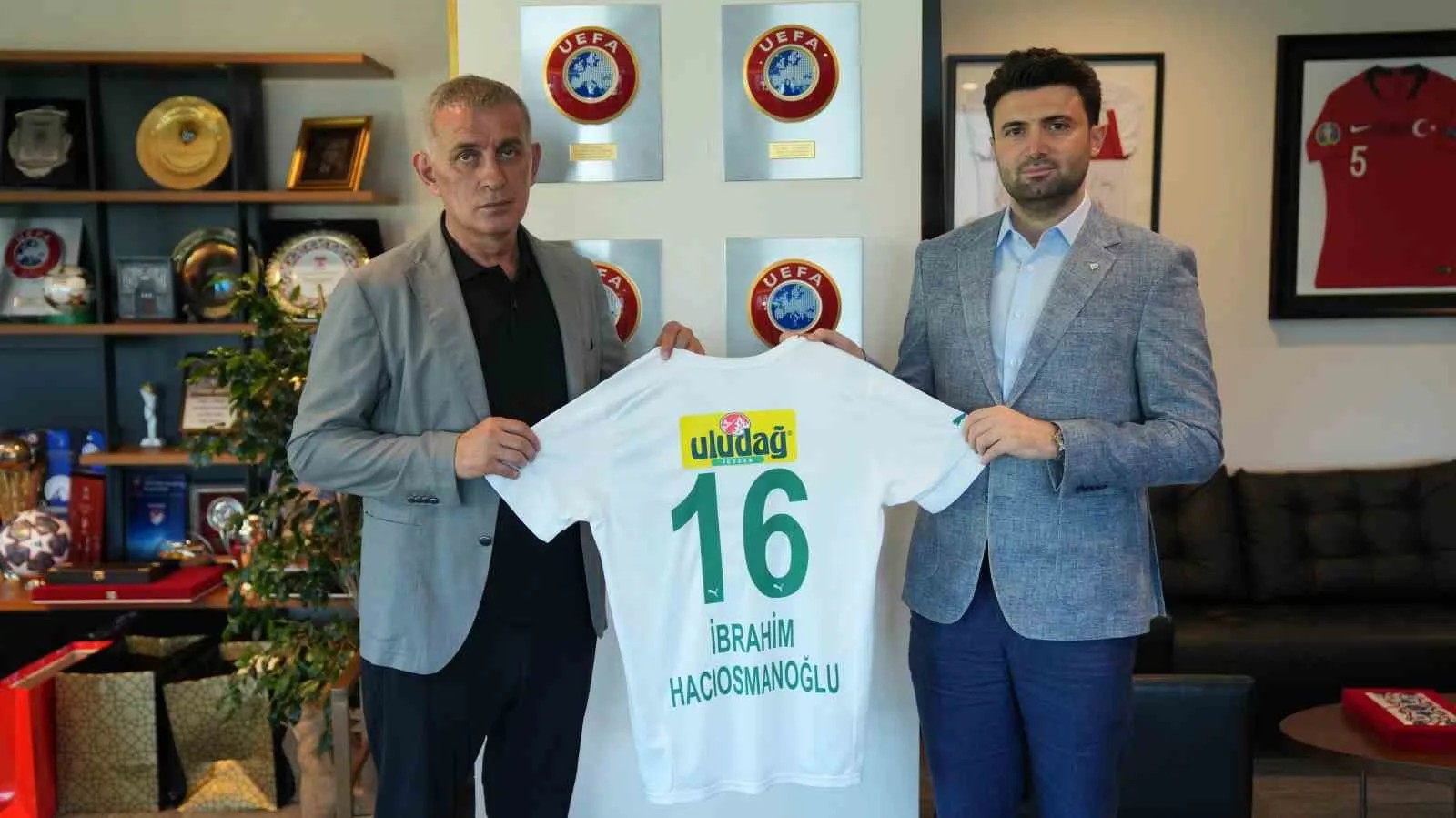 Bursaspor Başkanı Enes Çelik, TFF Başkanı İbrahim Hacıosmanoğlu’nu ziyaret etti